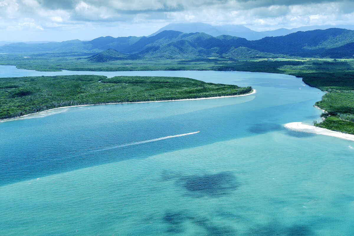 GSL Aviation Reef & Rainforest Package Tour
